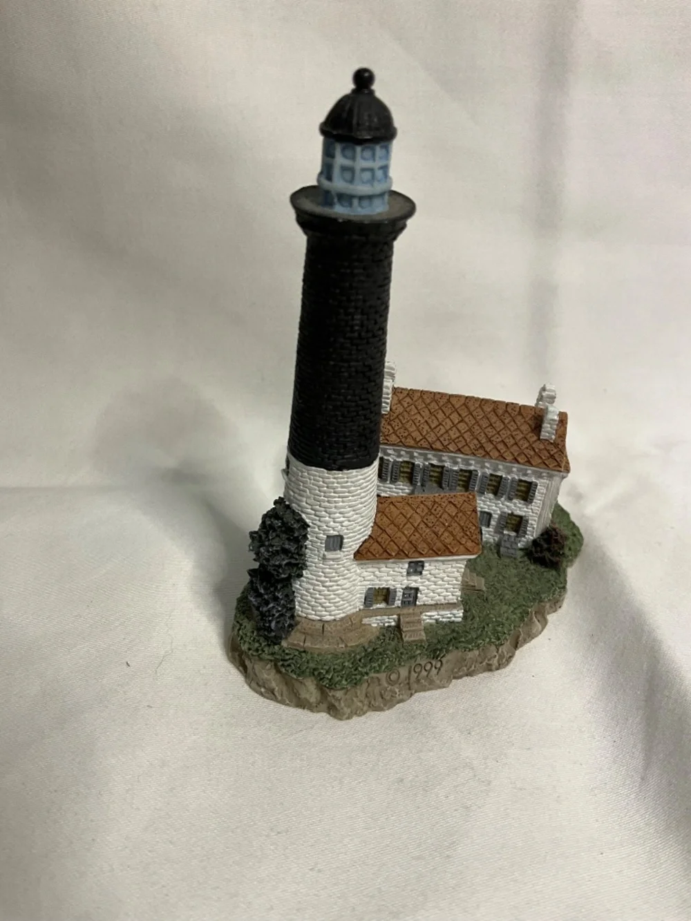 Harbour Lights Miniature Pensacola Florida Lighthouse Figurine LL109 (2000)